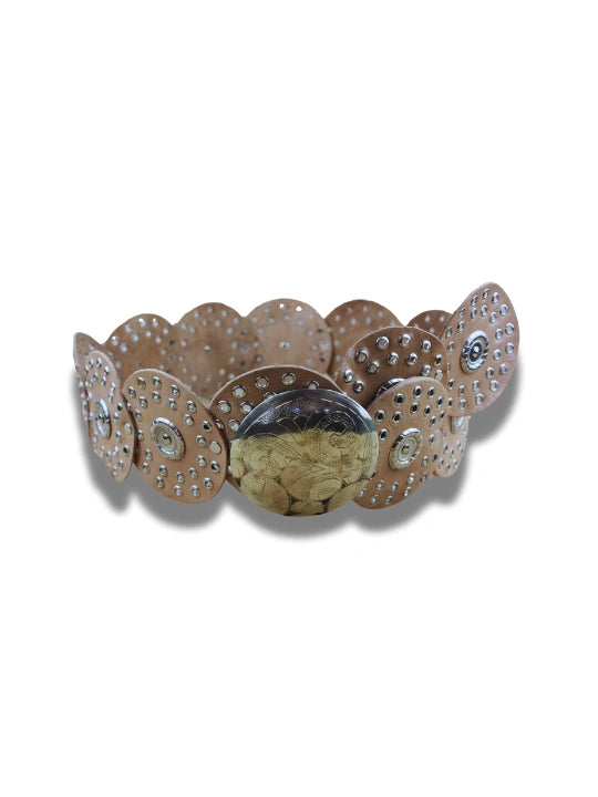 vista 3 negro cinturon de cuero con conchos marrón — CJ0155