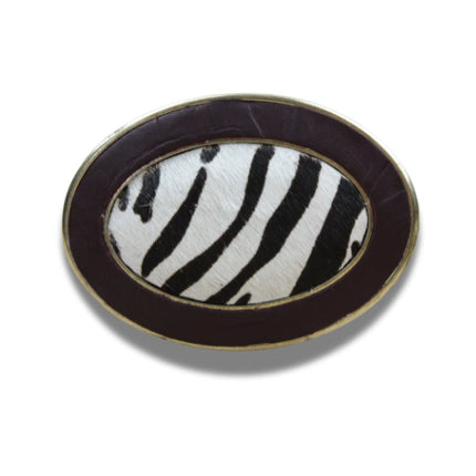 Hebilla Ovalada con Centro Animal Print Cebra y Borde Liso Marrón en Piel - CJ3591